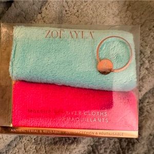 Zoe Ayla Makeup Remover Clothes -new in box - $10 - perfect to add to a bundle!